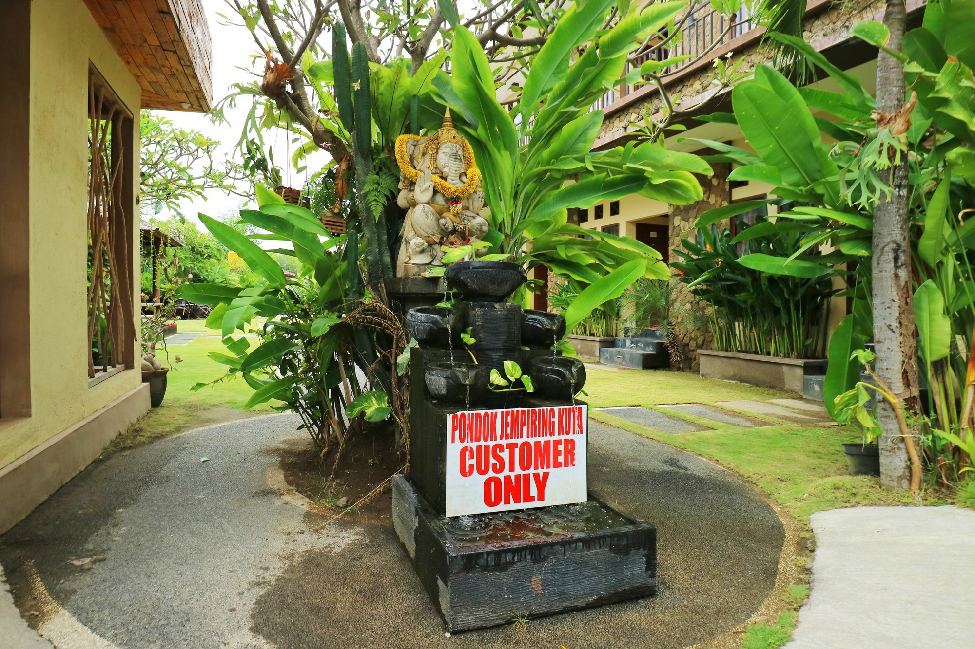 Pondok Jempiring Kuta  Exterior photo